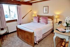 1525208969-bedroom-49-w