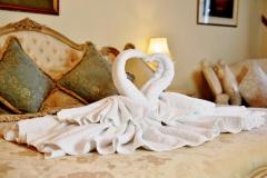 1525208981-bedroom-30-w