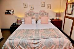 1525208993-bedroom-8-w