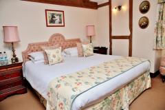 1525208999-bedroom-2-w
